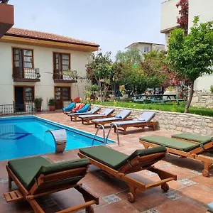  Otel Sezgin